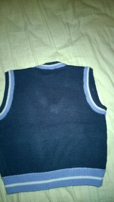 Детски пуловер без ръкави