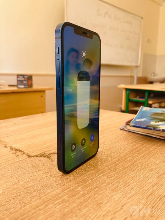Iphone 12 ideal holatda