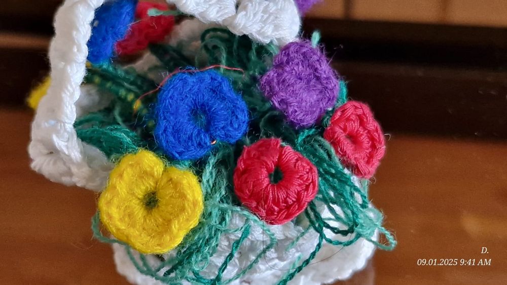 Cosulet crosetat cu  flori