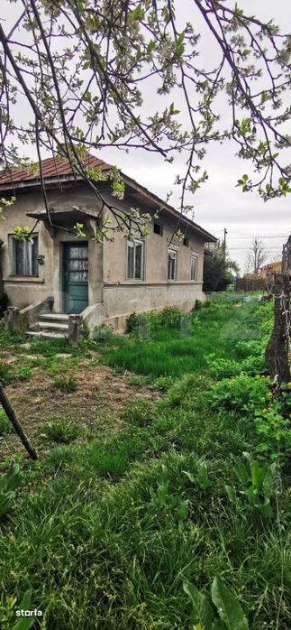 Casa cu teren de 1.500 mp in Titu- pozitionare excelenta