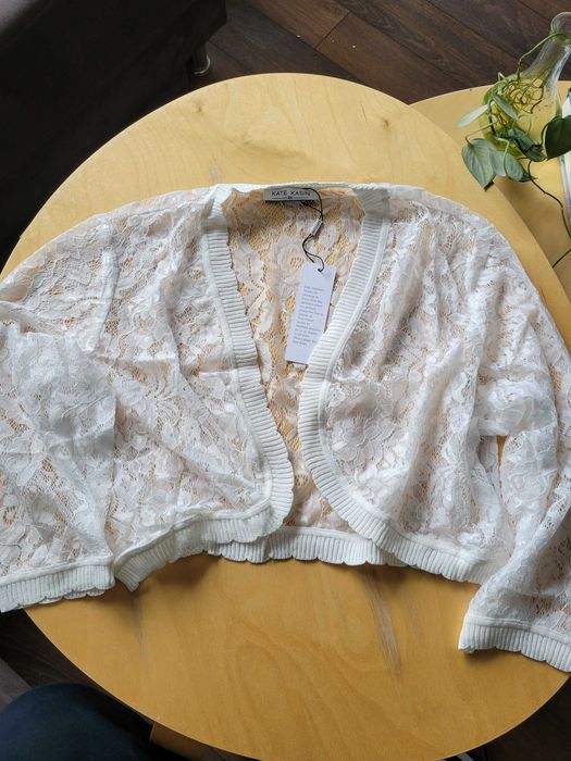 Дамско дантелено елече / болеро / жилетка