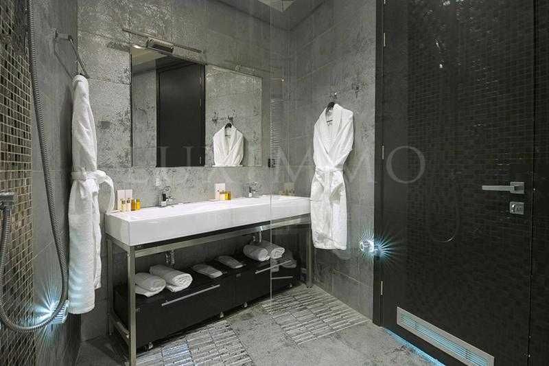 Дава се под наем Двустаен апартамент в София, Витоша - 64 кв.м за 300 € - Снимка #1