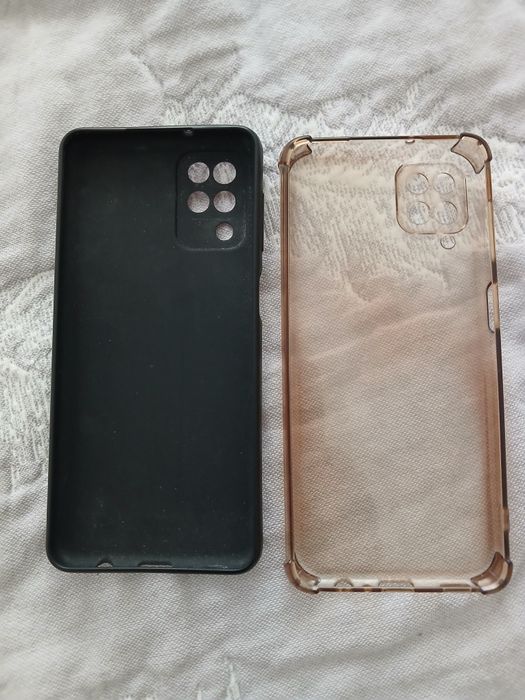 Два чехла на телефон Samsung A12