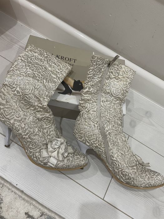 Свадебное платье и ботинка 38 размера