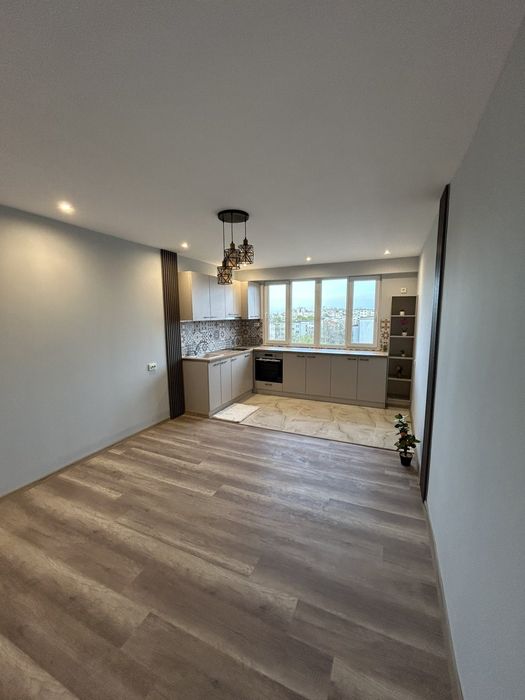 Продава се Тристаен апартамент в Пловдив, Централна гара - 60 кв.м за 1233 €/кв.м - Снимка #1