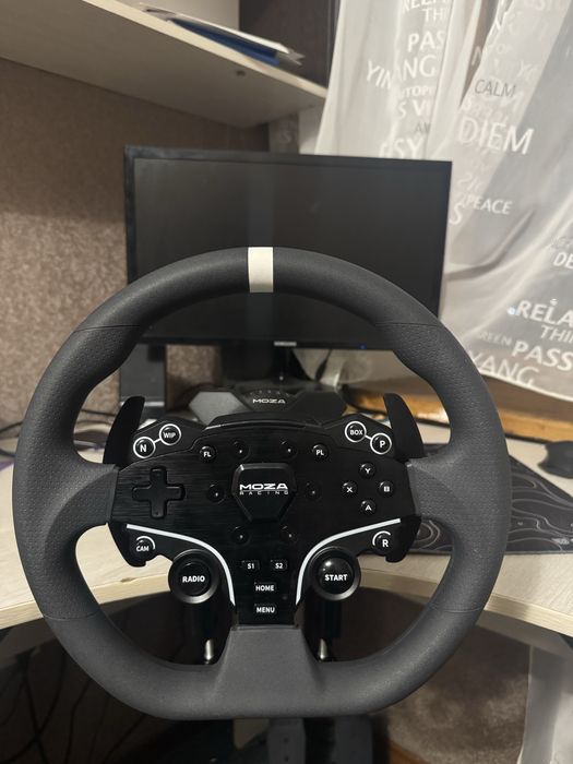 Игравой руль,Moza r3
