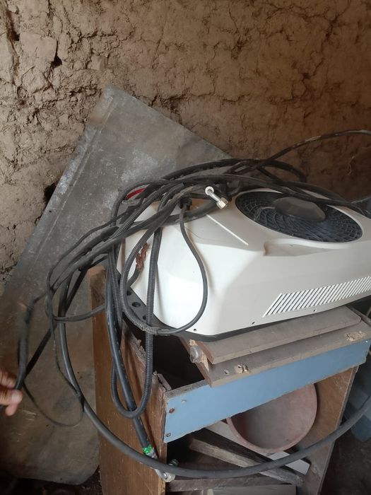 Кандёр машинаға.