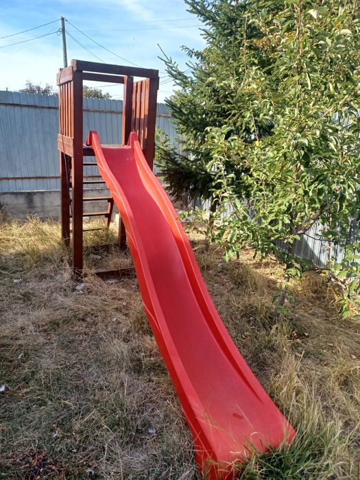 Vând loc de joacă pentru exterior