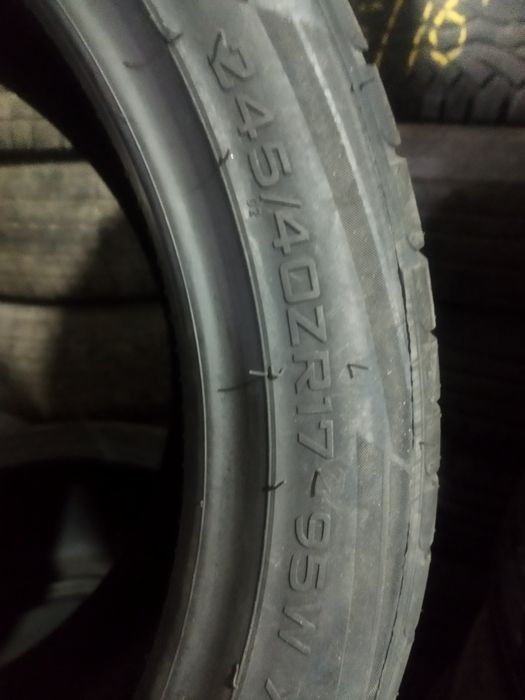 Шины новые 245/40/17