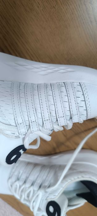 Кроссовки бренд KSwiss женские новые размер 37