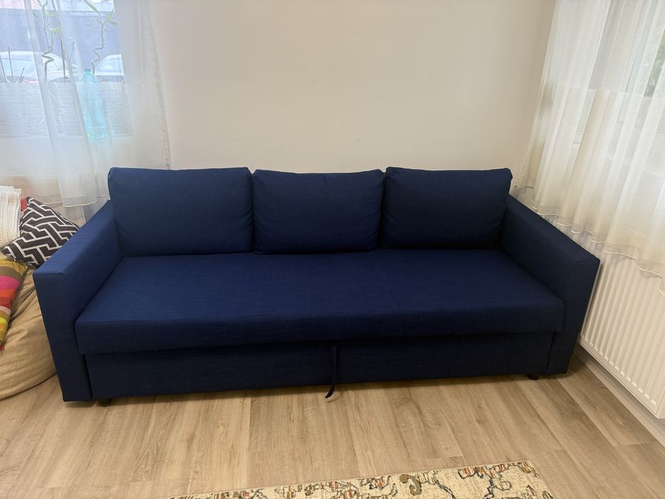 Canapea extensibilă IKEA, albastru închis – aproape nouă