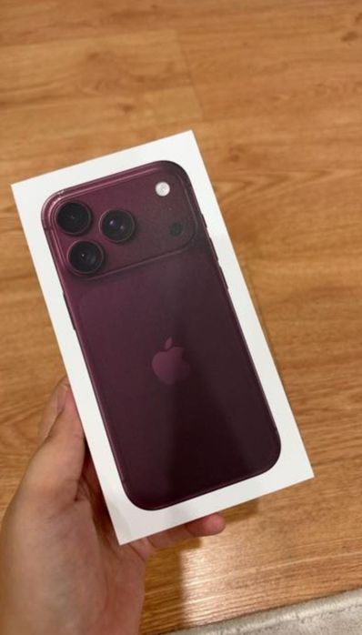 Продам Iphone 18 PRO