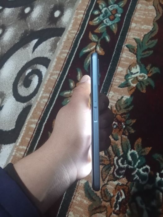 Vivo y21 sotiladi 4+1/64 gb