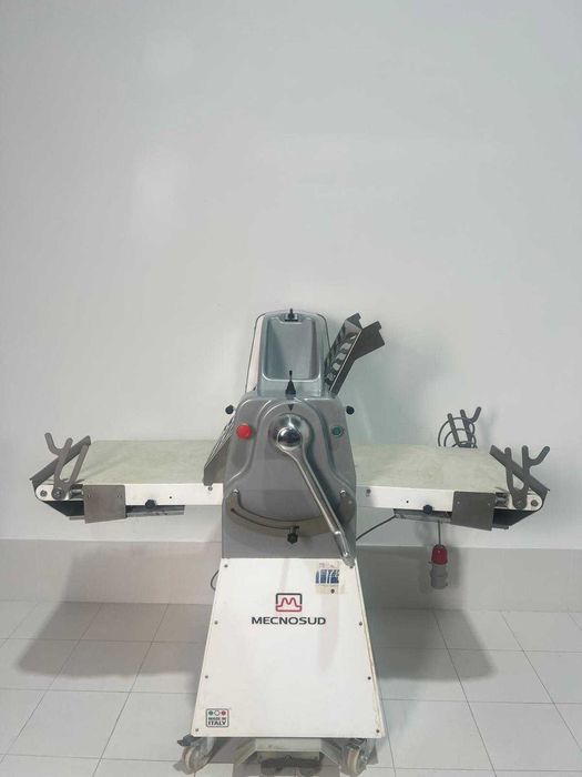 MecnoSud ST500-70  - Masina de turat aluat 920 x 2700 x 1380h mm