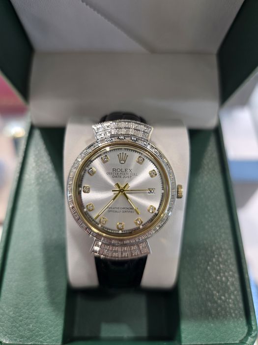 Продам женские Ролексы, с бриллиантами