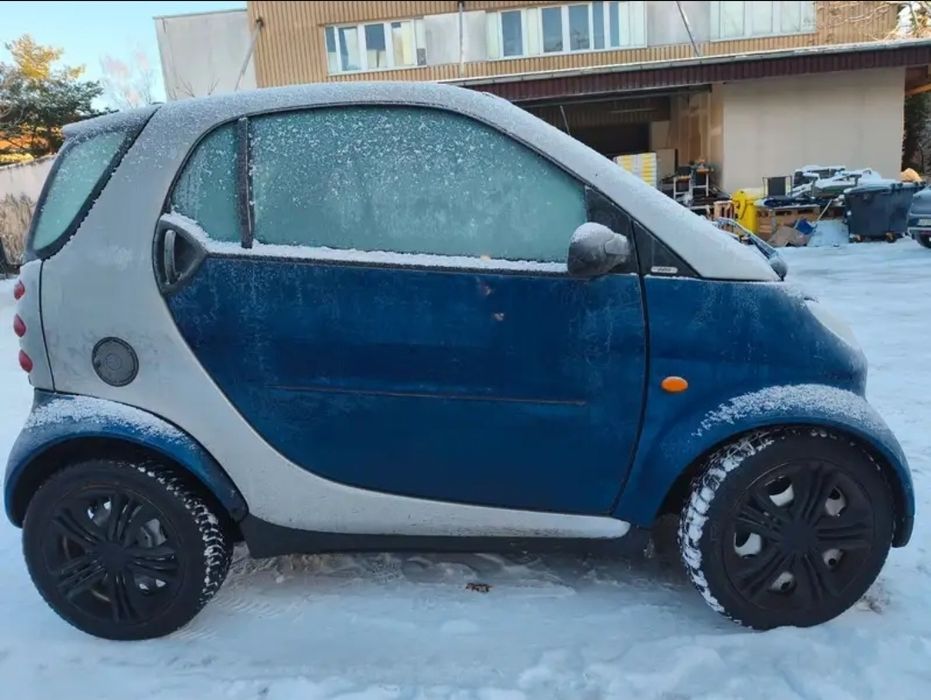 Inchiriez Smart for Two pentru delivery Glovo,Tazz,Bolt