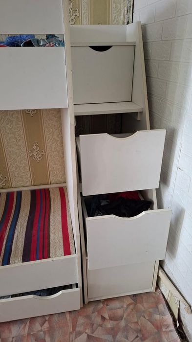 Двухъярусная детская кровать