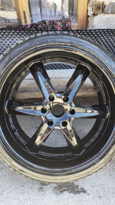 Продавам комплект  джанти с летни гуми Accelera 285/35 R22