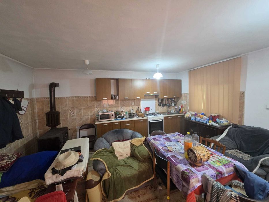 Casă de vânzare în Valea Brazilor, județul Argeș – teren 2.896 mp