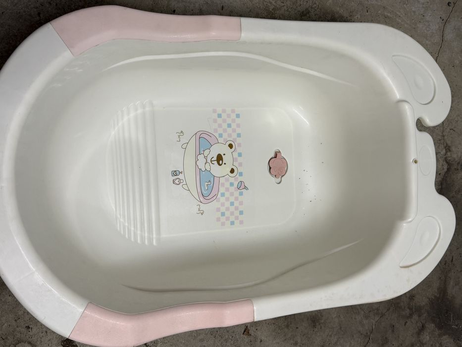 Продавам бебешко корито за баня