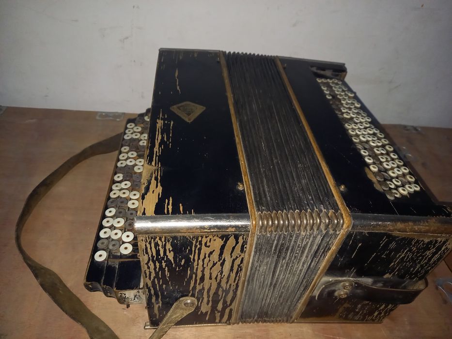 Антикварная гармошка