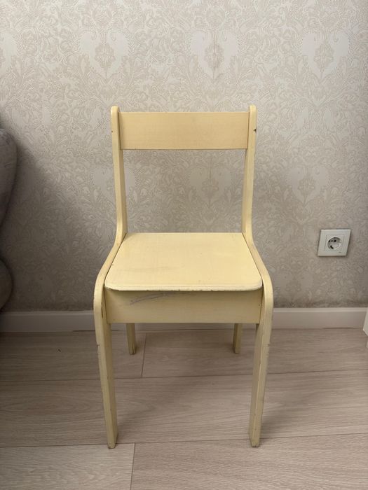 Детский стол со стулом
