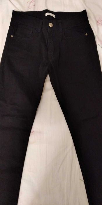 ДЪНКИ  много запазени по 8лв  134 , 146, 152 размер