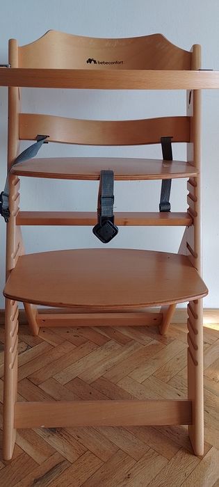 Детско дървено столче за хранене на бебето