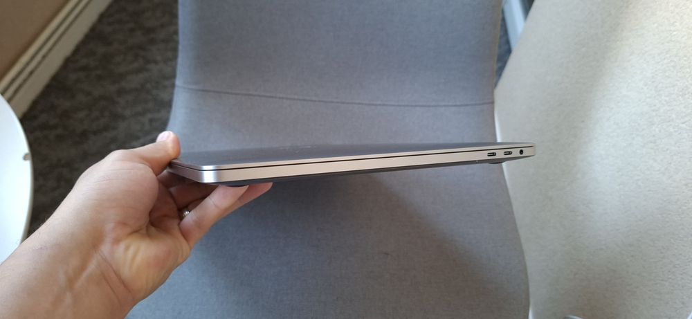 MacBook Pro 16", 2019 2.4 GHz 8-Core Intel Core i9, 32GB RAM 1TB SSD
