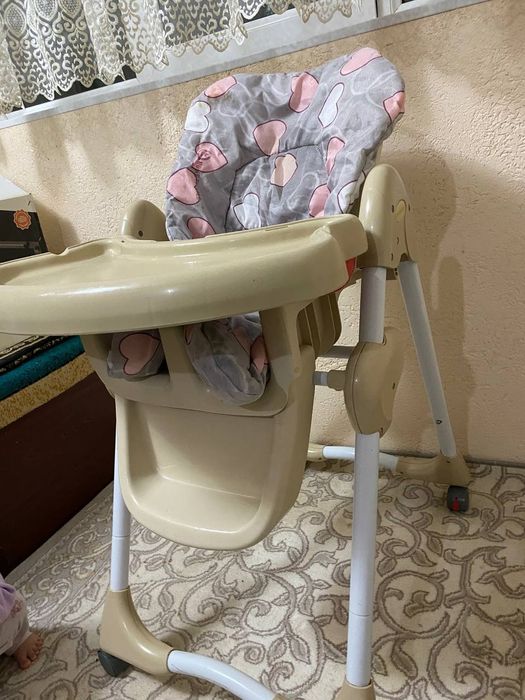 Bolalar ovqatlanish stoli