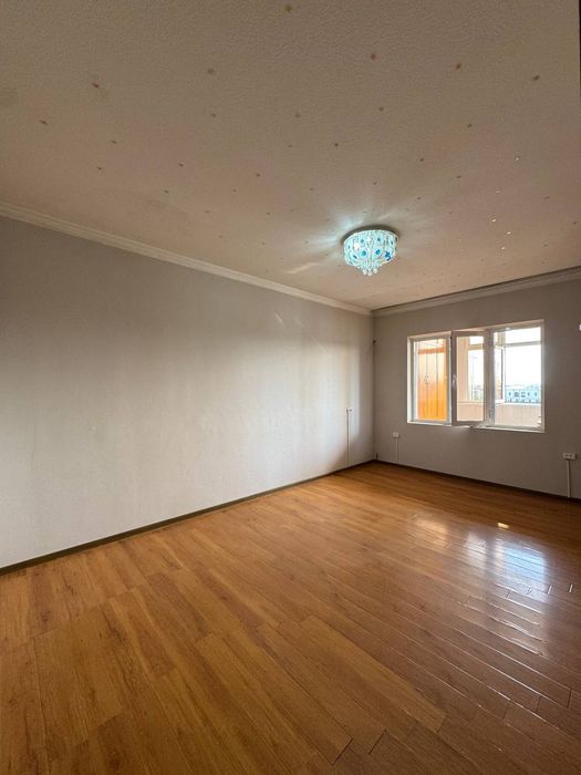 3/3/5. 2х6 балкон. Шайхантохурский район Срочно продается 3-комнатная