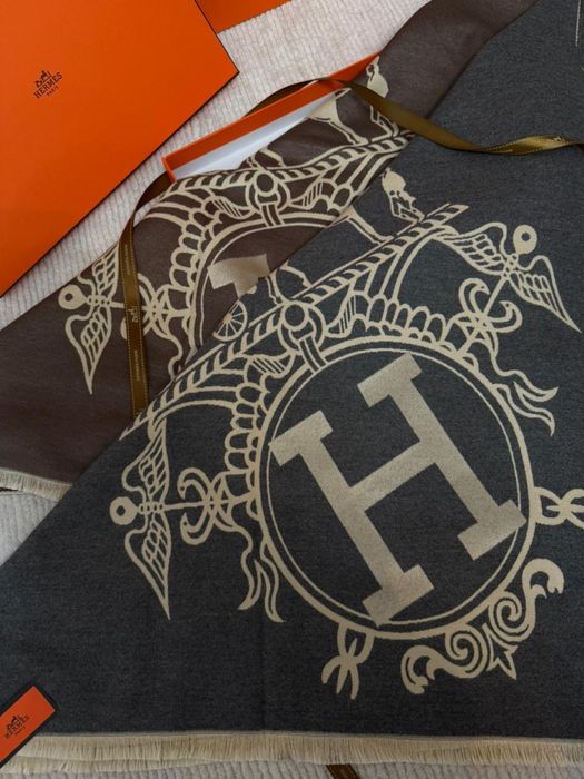 Шарфы в подарок идеальные