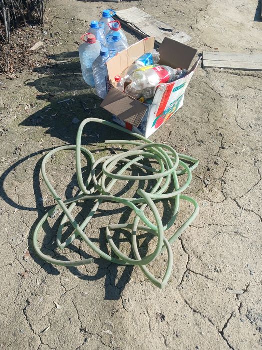 Бутылки 5л Продаётся  шланг.