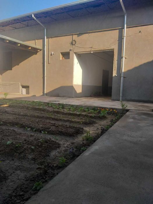 YAshnobod tum.Go’zal mahallasi. 5 sotix yerdagi 5 xonali  uy sotaman.