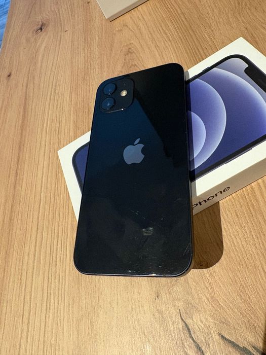 iPhone 12. 64 GB