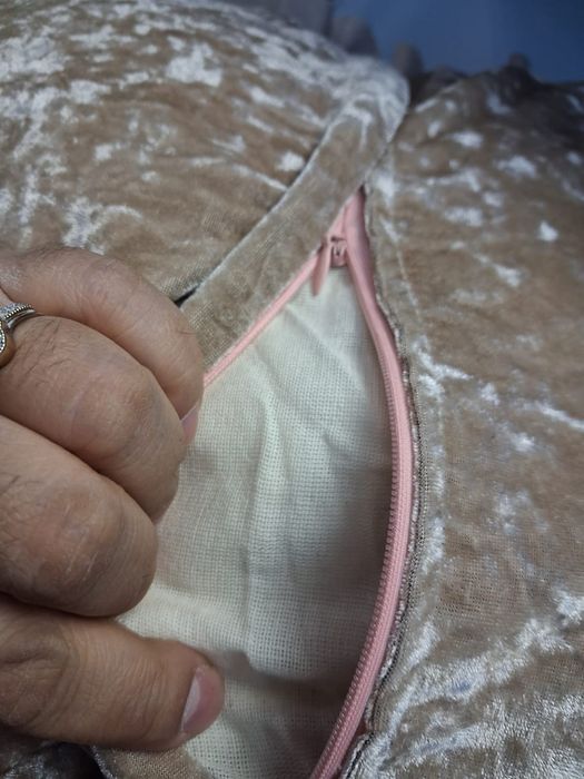 Продам 2шт новые подушки для дивана вместе 5500