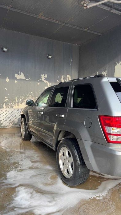 Vând Jeep grand cherokee