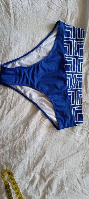 Продавам нов бански