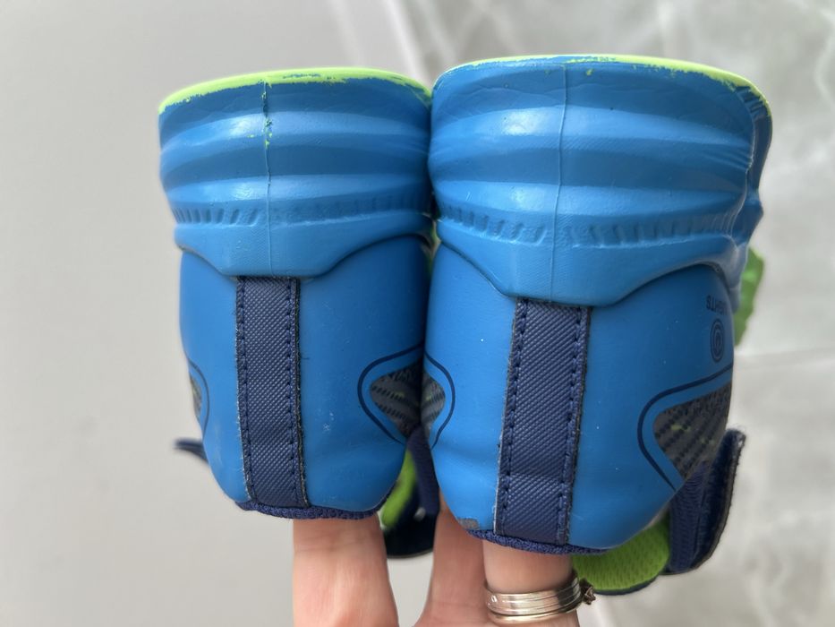 Adidasi skechers 27,5