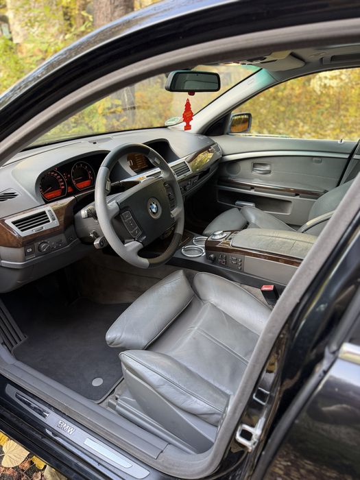 BMW 745i E65 | V8 333 CP