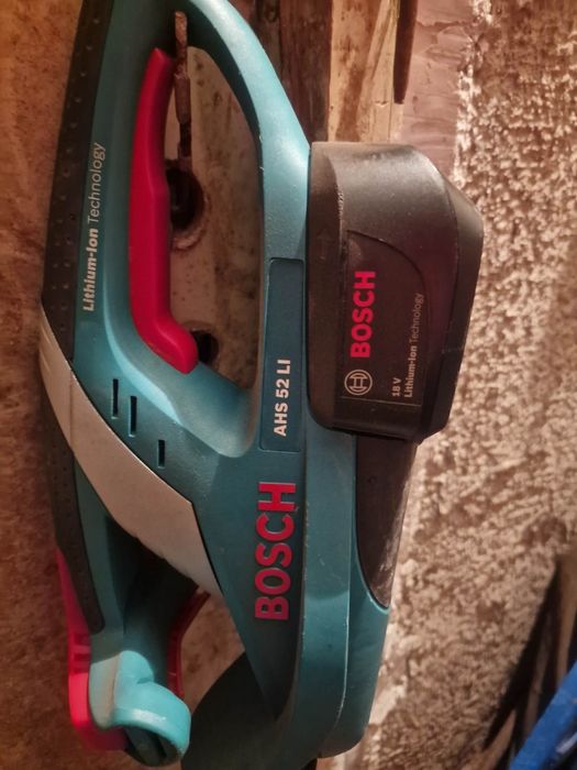 Акумулаторен храсторез BOSCH