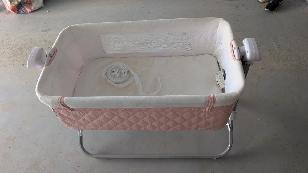 Patut co-sleeper KikkaBoo si leagan electric Sway me Pink