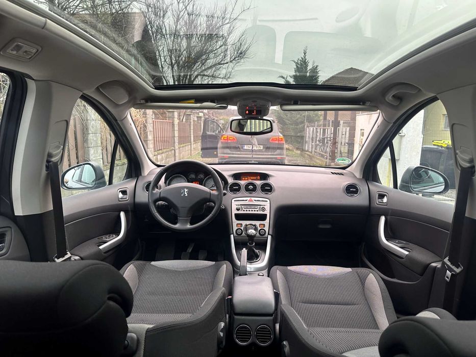 Peugeot 308 1.6i 150 CP | AN 2008 EURO 4 | Panoramic | CLIMA | Senzori parcare | CASH sau RATE | Garantie | Livrare