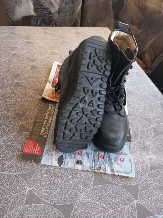 Работни обувки 37 номер и кубински 42