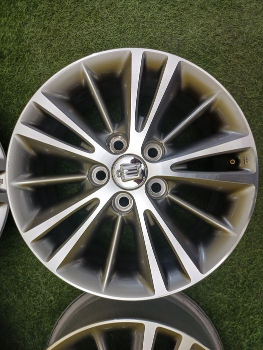 Диски R16 5x114.3 на Toyota Crown и другие.