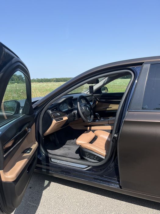 De vanzare bmw 740D
