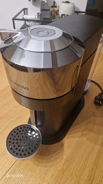 Nespresso Vertuo Next Deluxe Chrome cu tot cu cafea !