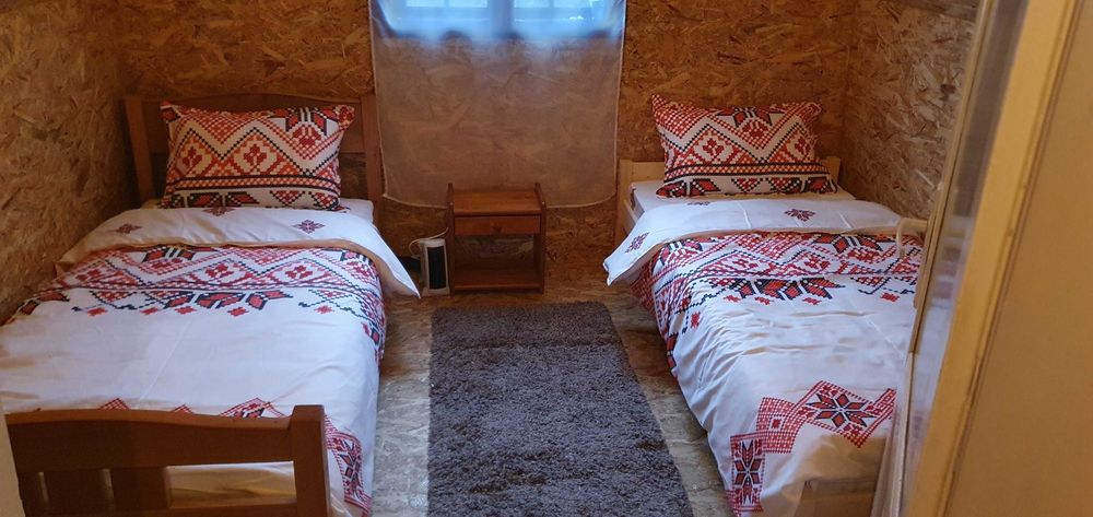 Cabana rustica de inchiriat