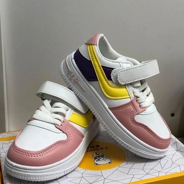 Детские кроссовки новый