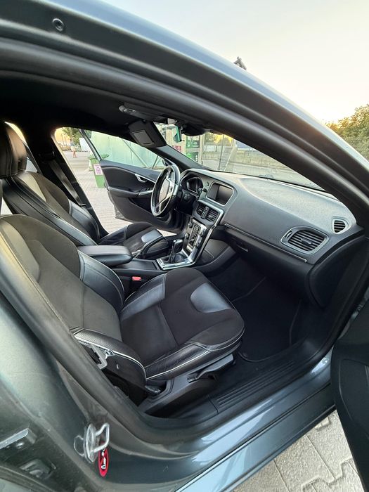 Volvo v40 R-Design